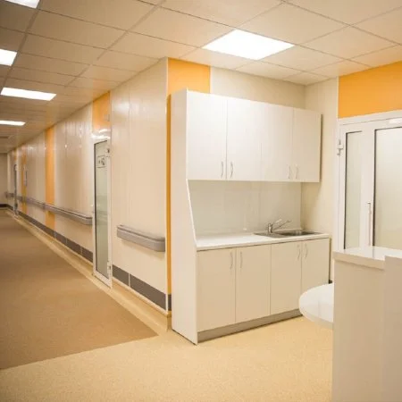 Коннелюрный односоставной плинтус Bonkeel Prof Серый (95х2700мм) в Нижнем Тагиле