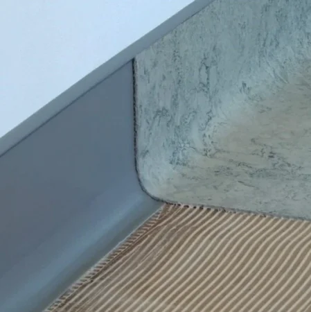 Коннелюрный односоставной плинтус Bonkeel Prof Серый (95х2700мм) в Нижнем Тагиле