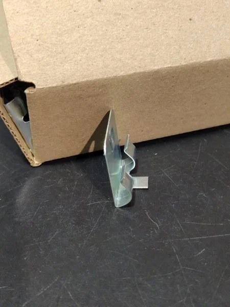 Клипсы к плинтусу MDF Bonkeel (50шт) в Нижнем Тагиле