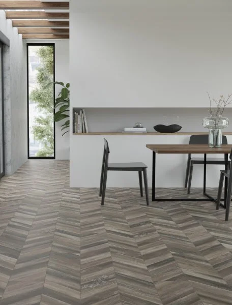 Ламинат Egger PRO 8/33 4V Large Дуб Кестинкорт Шоколад левая EPL240F4CL в Нижнем Тагиле